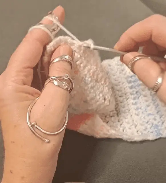 Knitting with Ehlers-Danlos syndrome and finger splints